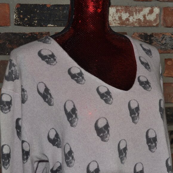 Skull Cashmere All Over Print 100% Cashmere Dusty Rose Pink V Neck Sweater M - Picture 2 of 8